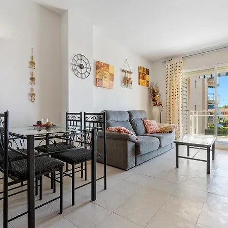 Residencial Pelicanos Apartment *
